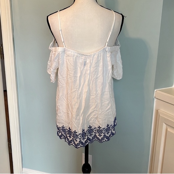 Old Navy Blouse - Picture 2 of 2